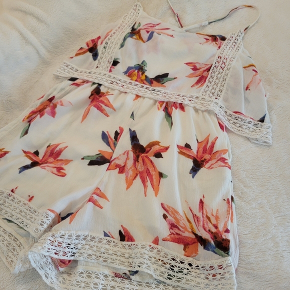 Abercrombie & Fitch Floral Crochet Lace Spaghetti Strap Mini Bib Romper *sz S* - Picture 16 of 16